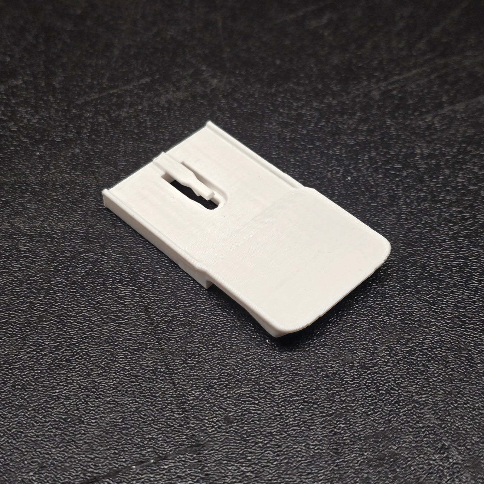 BULK (x50) 90-92 Brougham Cladding Clip 50 Count