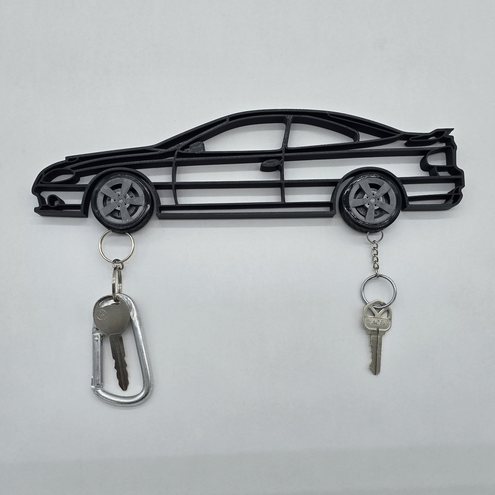 GTO Magnetic Key Hanger Wheel Keychain Set Wall Art Car Outline